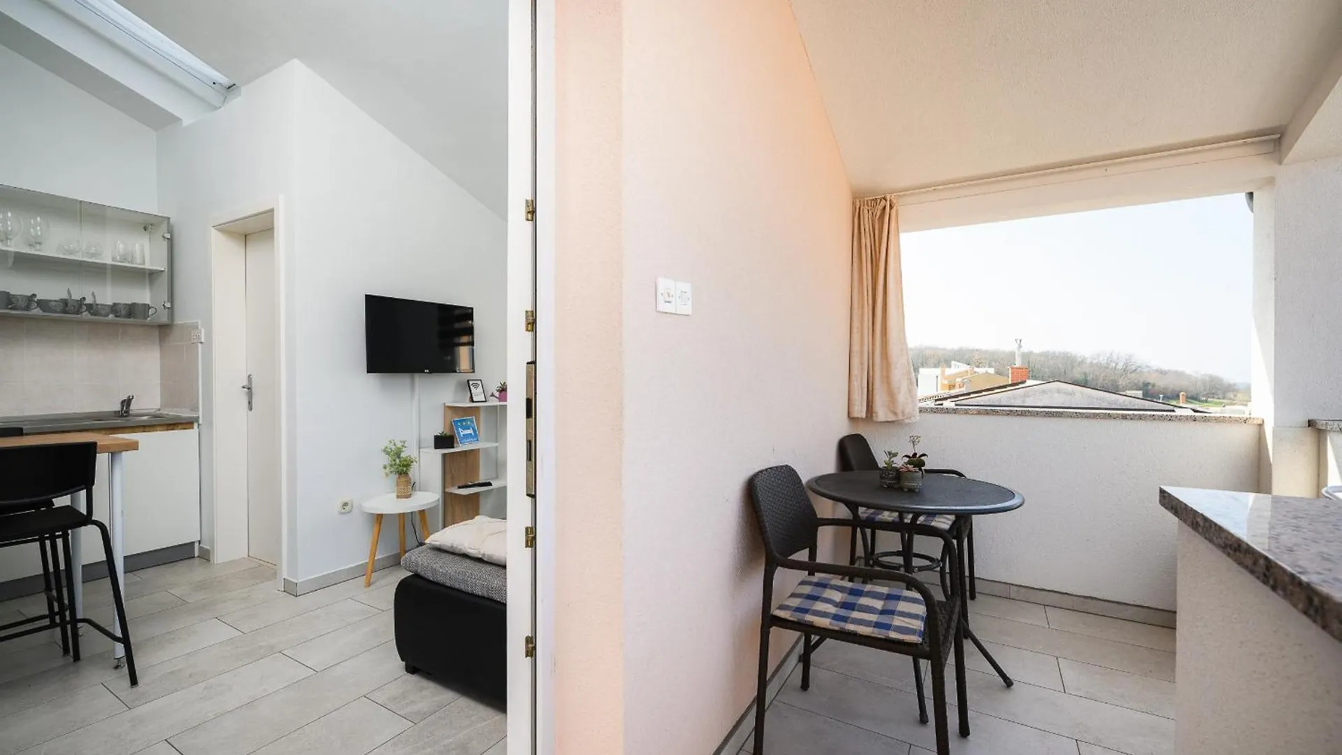 Charming Apartments Rose 1&2 With Pool Poreč