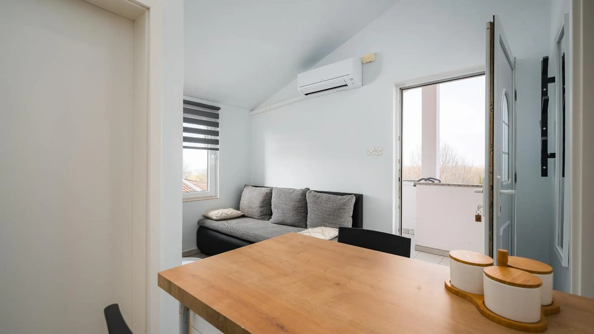 Charming Apartments Rose 1&2 With Pool Poreč