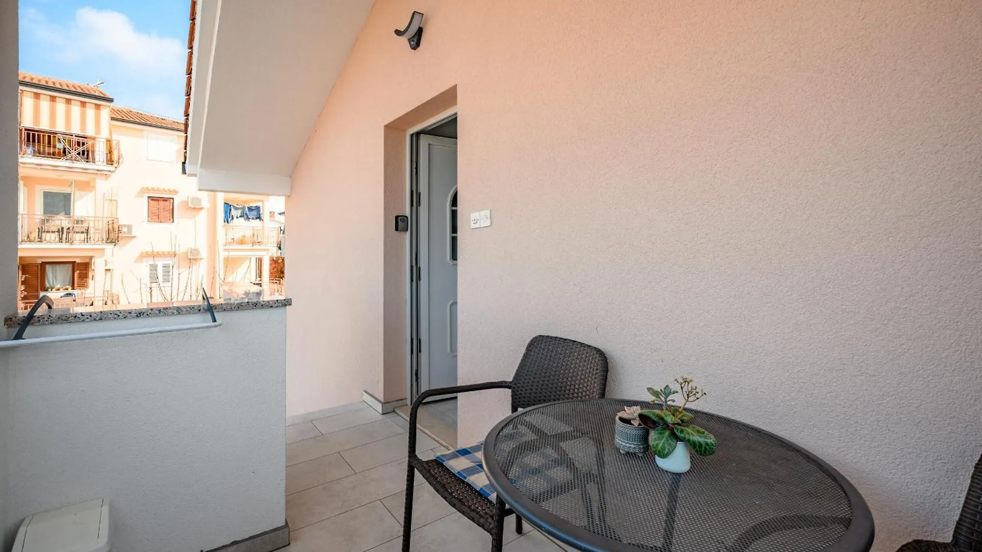 Charming Apartments Rose 1&2 With Pool Poreč