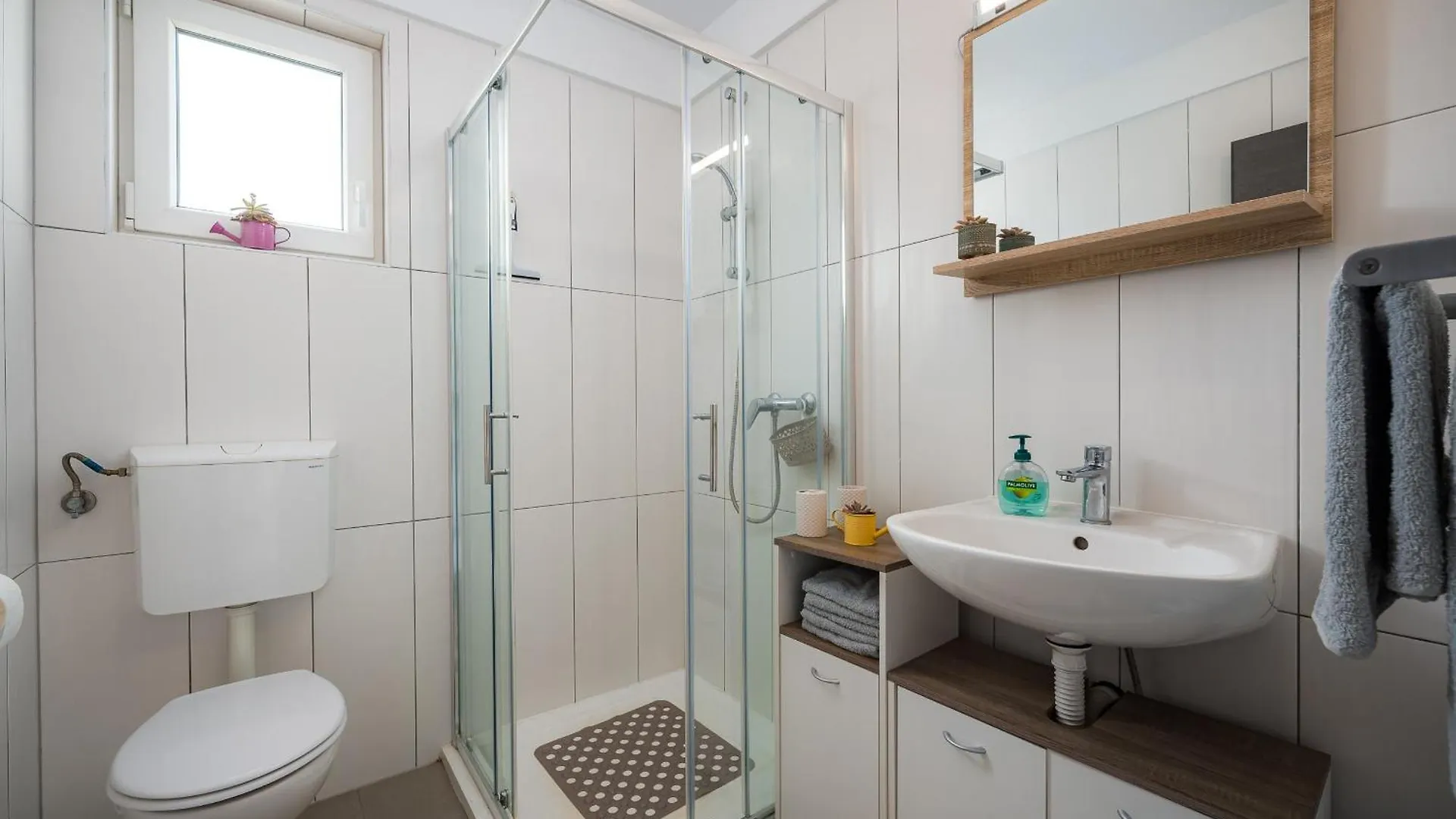 Charming Apartments Rose 1&2 With Pool Poreč