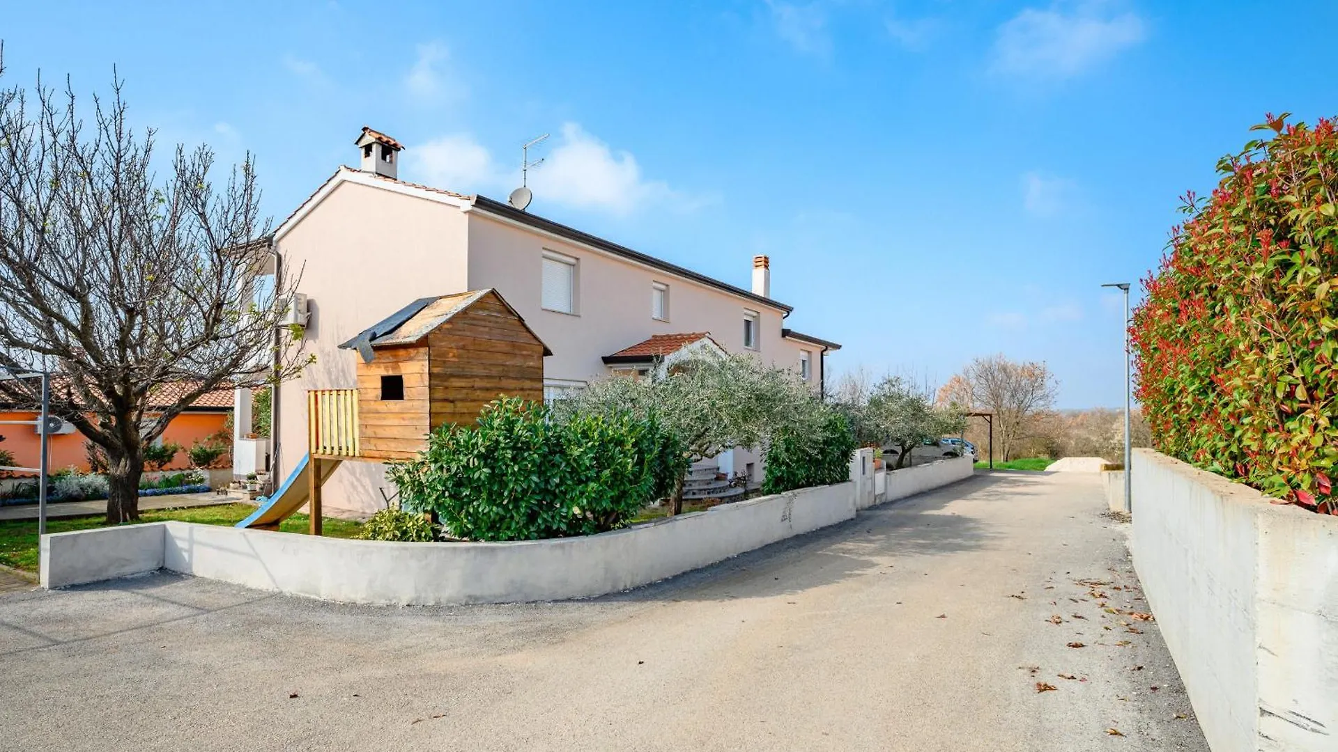 Charming Apartments Rose 1&2 With Pool Poreč
